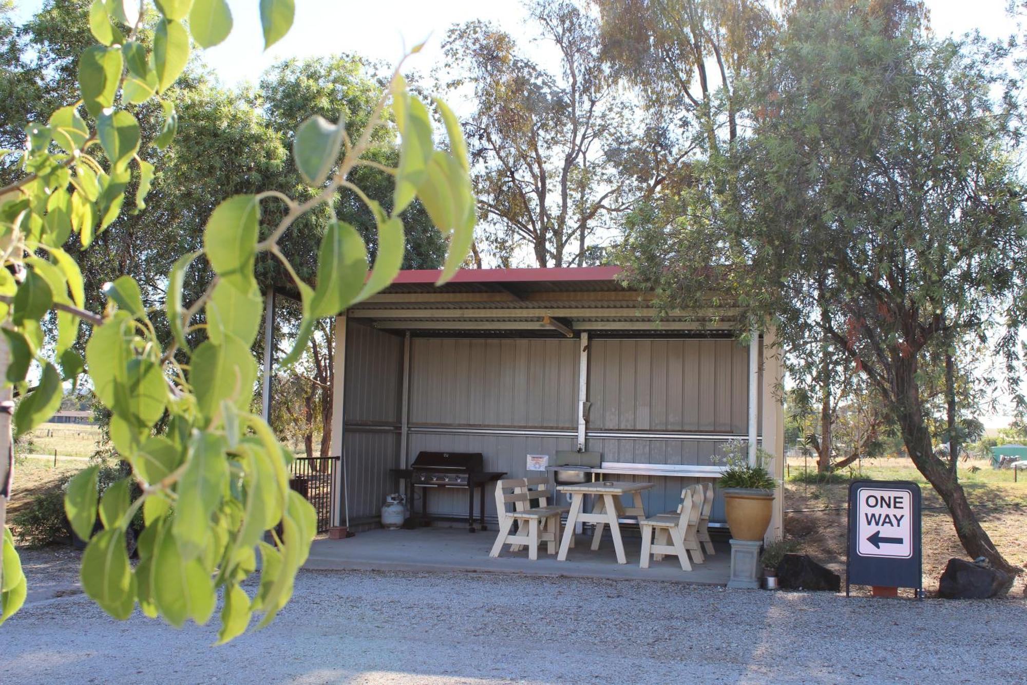 The Lydoun Motel Chiltern Exterior foto